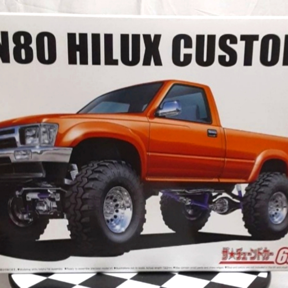 Aoshima Hilux RN80 Custom